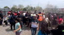 Imagen de Desbordes, música y baile en el último adiós a Huguito Flores en Santiago del Estero