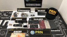 Imagen de Allanaron un «kiosco» narco en Roca y encontraron un arma que fue robada a un policía de Neuquén