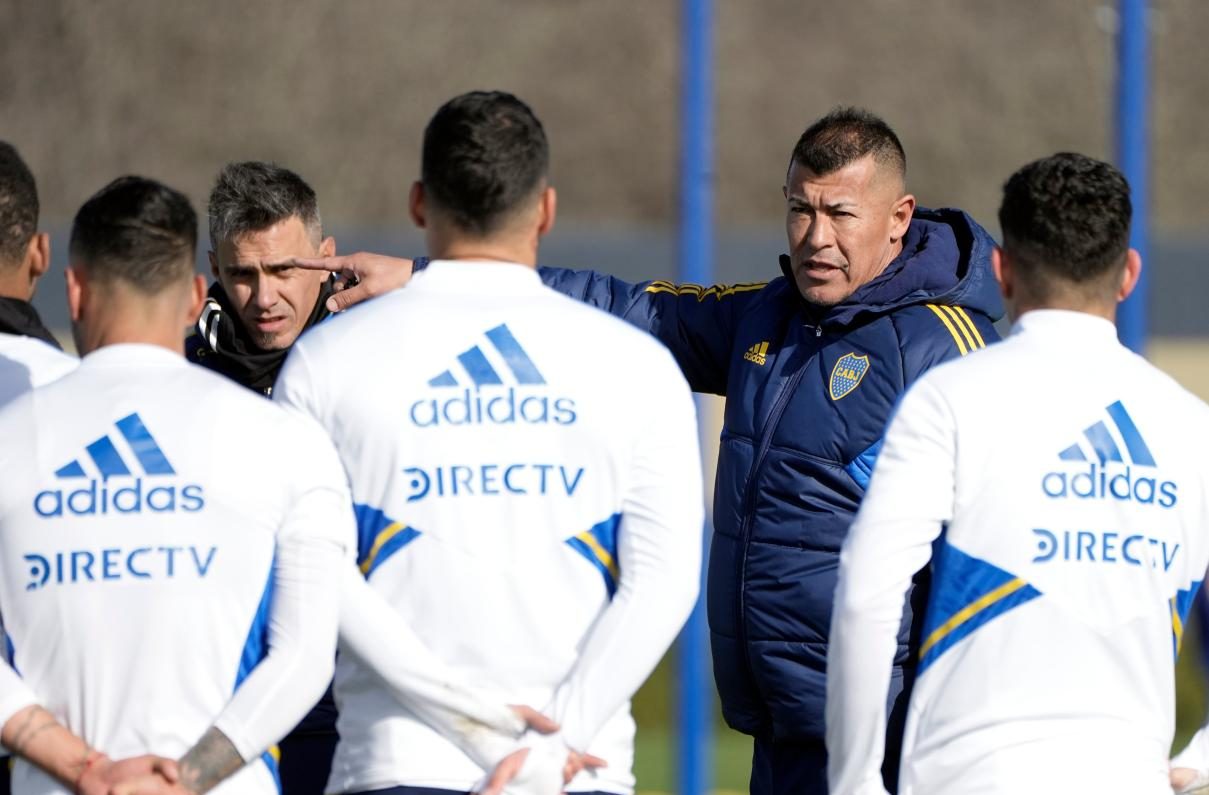 Almirón ensayó más cambios en el entrenamiento de hoy.