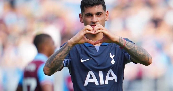 Romero puso el 2-1 en la remontada del Tottenham.