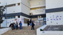 Imagen de Levantaron el corte, pero sigue la protesta por hechos de violencia en una escuela de Neuquén