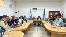 Imagen de Paritarias en Río Negro: el Gobierno subió la oferta de la suma fija y deja pendiente el porcentaje