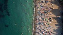 Imagen de La “rebelión de las toallas”, la manifestación griega que reclama el uso de sus playas