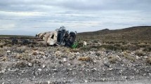 Imagen de Video| Dos heridos graves tras el vuelco de un camión petrolero, cerca de Rincón de los Sauces