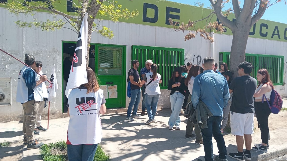 El gremio se presentó junto a estudiantes este miércoles. Foto: Gentileza.