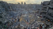 Imagen de Guerra Israel y Gaza: un bombardeo a un centro de refugiados dejó cientos de muertos palestinos