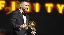 Imagen de Lionel Messi donó una réplica de su octavo Balón de Oro al museo de Barcelona