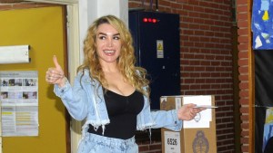 Fátima Florez fue a votar y generó indignación en su mesa: Qué pasó con la novia de Javier Milei