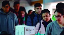 Imagen de Jóvenes: su voto es clave, pero pocos los escuchan