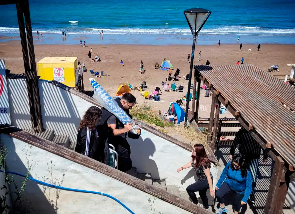 El feriado arrancó con movimiento de público en Las Grutas