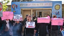 Imagen de Video: Protesta por denuncia de abuso en una escuela primaria de Cipolletti