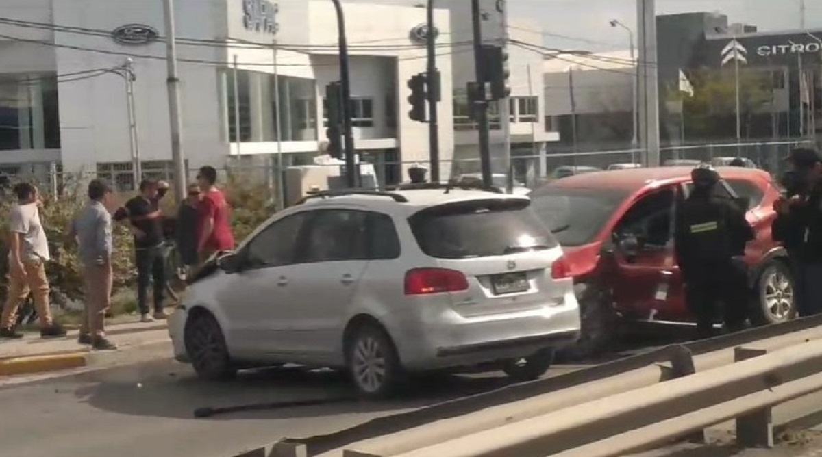 Ocurrió esta tarde, sobre la exRuta 22 en Neuquén. Foto: Gentileza. 