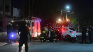 Un joven lesionado tras el choque entre un auto y una moto en el norte de Roca