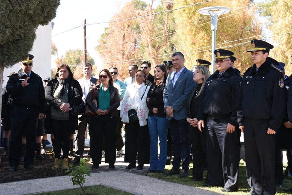 Con dolor y reclamo, así recordaron a Víctor Garro, el policía de Neuquén asesinado en Añelo 