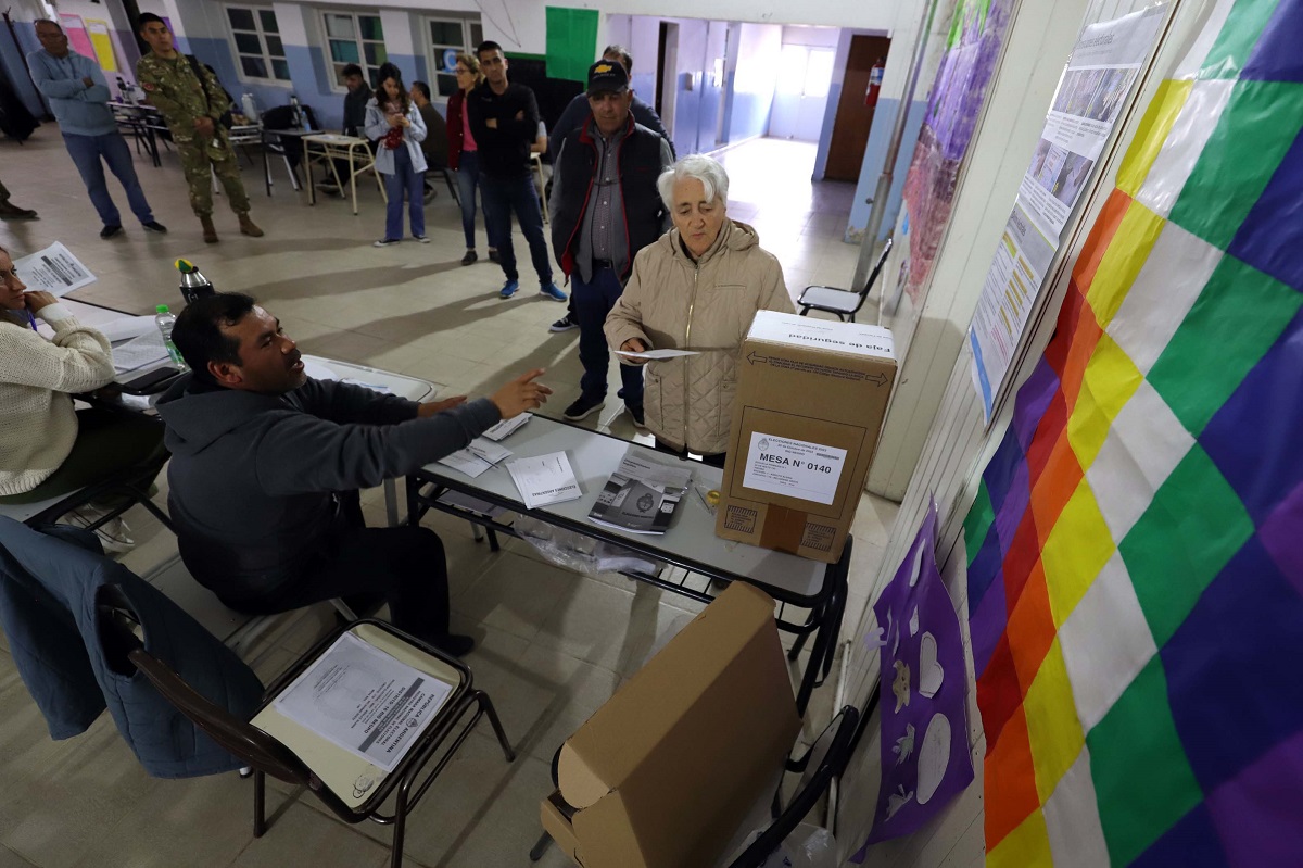 La concurrencia fue en aumento durante la última jornada electoral en la capital rionegrina. 
Foto  : Marcelo Ochoa