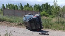 Imagen de Recorrieron los barrios de Neuquén con una camioneta robada que luego volcaron