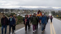 Imagen de Pese a la lluvia, cientos de personas peregrinaron hasta la Virgen de las Nieves