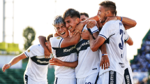 Imagen de Gimnasia recibe a Atlético Tucumán en el arranque de la fecha 13 de la Copa de la Liga