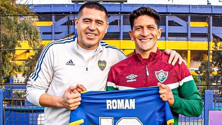 El delantero argentino brindó detalles de su encuentro con Román Riquelme.