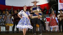 Imagen de Priscila, la joven bailarina de Roca que se consagró reina mundial de la cueca en Chile