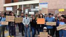 Imagen de Protesta de pacientes y familiares de Salud Mental en Roca: «Nos están descartando como si fuéramos un número»