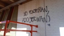 Imagen de «Chau progres»: A tres días del balotaje, aparecieron pintadas con amenazas en la Universidad de Cuyo