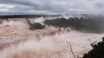 Imagen de Tras la crecida histórica, reabren las Cataratas del Iguazú: por qué seguirán bajo alerta hasta abril