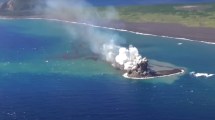 Imagen de Impactante: registraron en directo el nacimiento de una isla en Japón