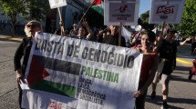 Imagen de Bajo el lema «No es guerra, es genocidio» marcharon por Palestina en Neuquén