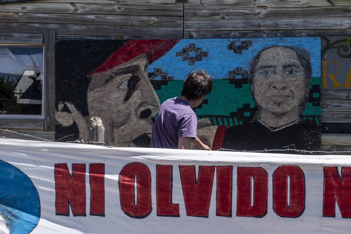 La casa de los Padres de Rafael Nahuel. este sábado 25 de noviembre se realizó un mural en su memoria a días del veredicto por su asesinado.
Foto: Alejandra Bartoliche