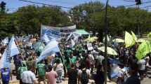 Imagen de Protestas en Viedma contra el DNU de Milei: gremios se manifestaron frente al Juzgado Federal