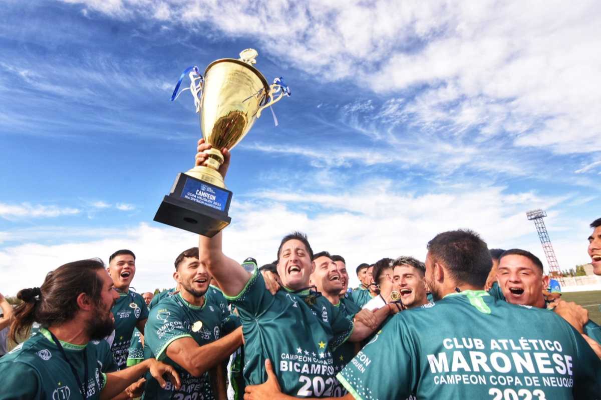 Maronese cerró el año con su primer título de Copa Neuquén. (Foto: Fernando Ranni)