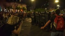 Imagen de Represión policial contra una marcha por el DNU de Milei en Córdoba: cinco detenidos