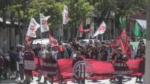 Imagen de Movilización y abrazo al hospital de Bariloche para protestar contra el ajuste