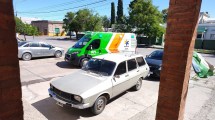 Imagen de Bomberos de Viedma le salvaron la vida a una mujer de 38 años con maniobras de Heimlich