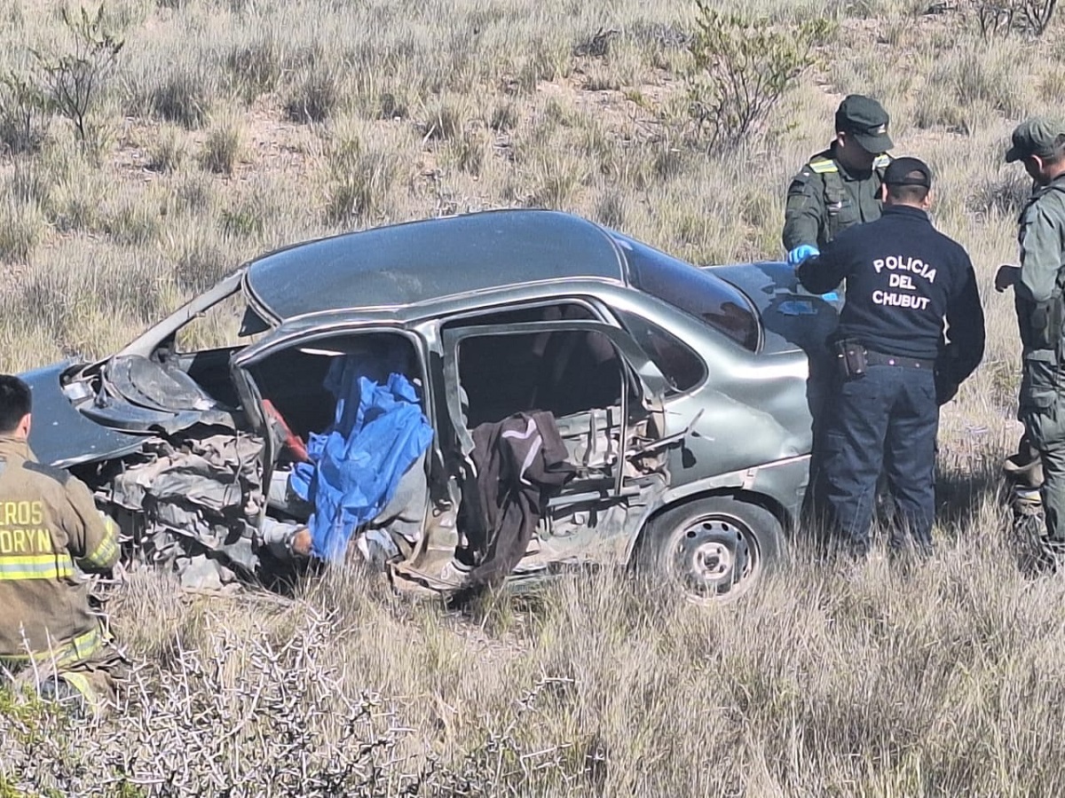 Un muerto tras choque frontal en Madryn, un camión que viajaba a Neuquén involucrado  