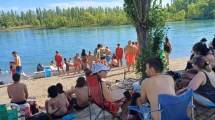 Imagen de Rescatan a una joven que se ahogaba en el río Limay, en el Paseo de la Costa de Neuquén