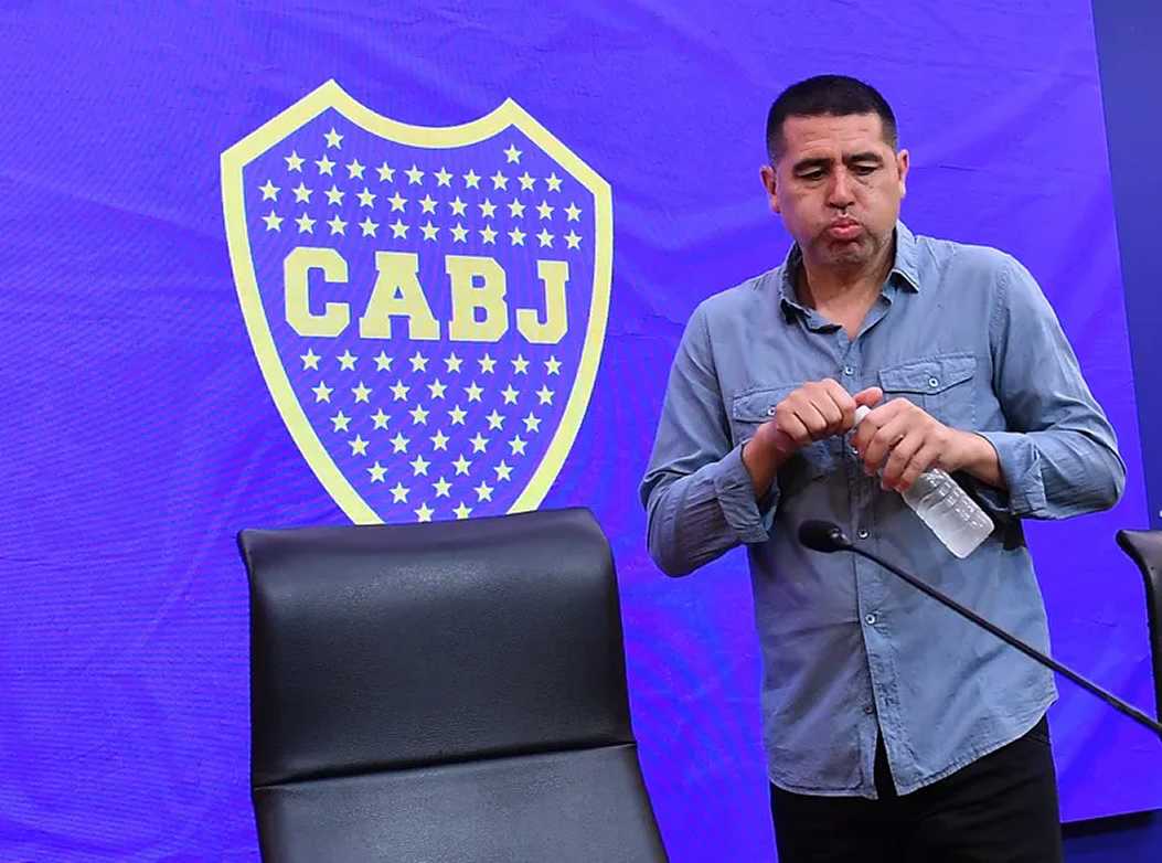 Riquelme no estuvo presente en el traspado de mando en Boca.