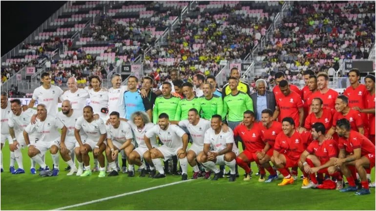 Chiqui Tapia y figuras importantes del fútbol argentino participaron del Partido de Las Leyendas. 