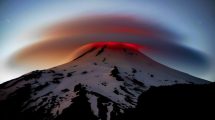 Imagen de Aumentan el perímetro de seguridad del volcán Villarrica, cercano a Neuquén, tras la explosión