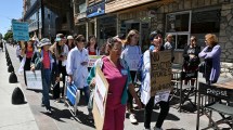 Imagen de Crece el reclamo de residentes médicos en Bariloche y se sumó el hospital de Roca