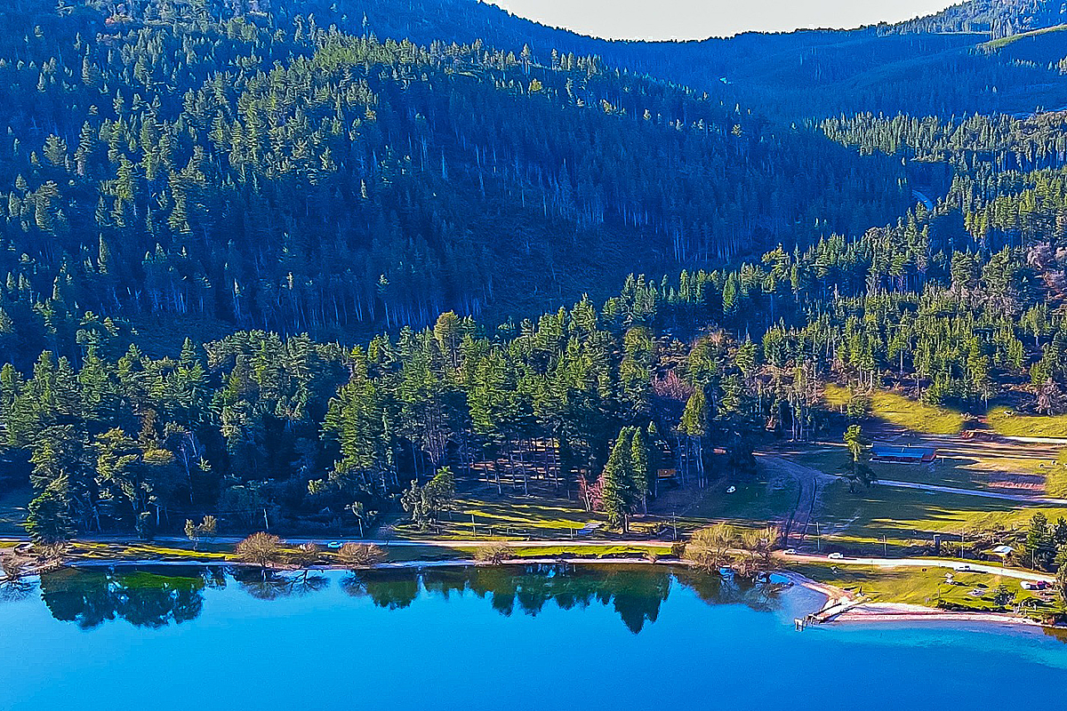 El pueblo mágico de la Patagonia, escondido entre montañas, agua cristalina y frutas finas