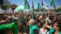 Imagen de Protestas de ATE: Aguiar cruzó a Milei en redes y advirtió que «profundizarán las medidas»