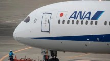 Imagen de Nuevo incidente en un Boeing: una ventanilla agrietada obligó a un vuelo a regresar, en Japón