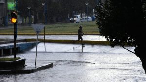 Neuquén y el Alto Valle: a qué hora empiezan las fuertes ráfagas de viento y las tormentas