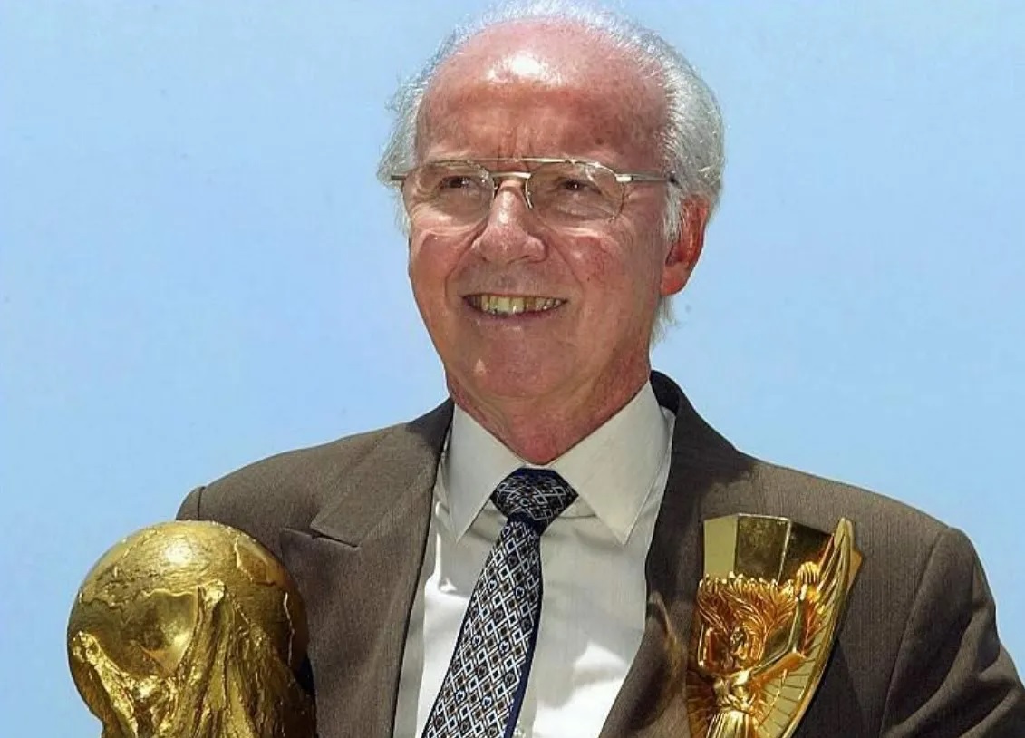 La leyenda del fútbol de Brasil falleció a los 92 años.