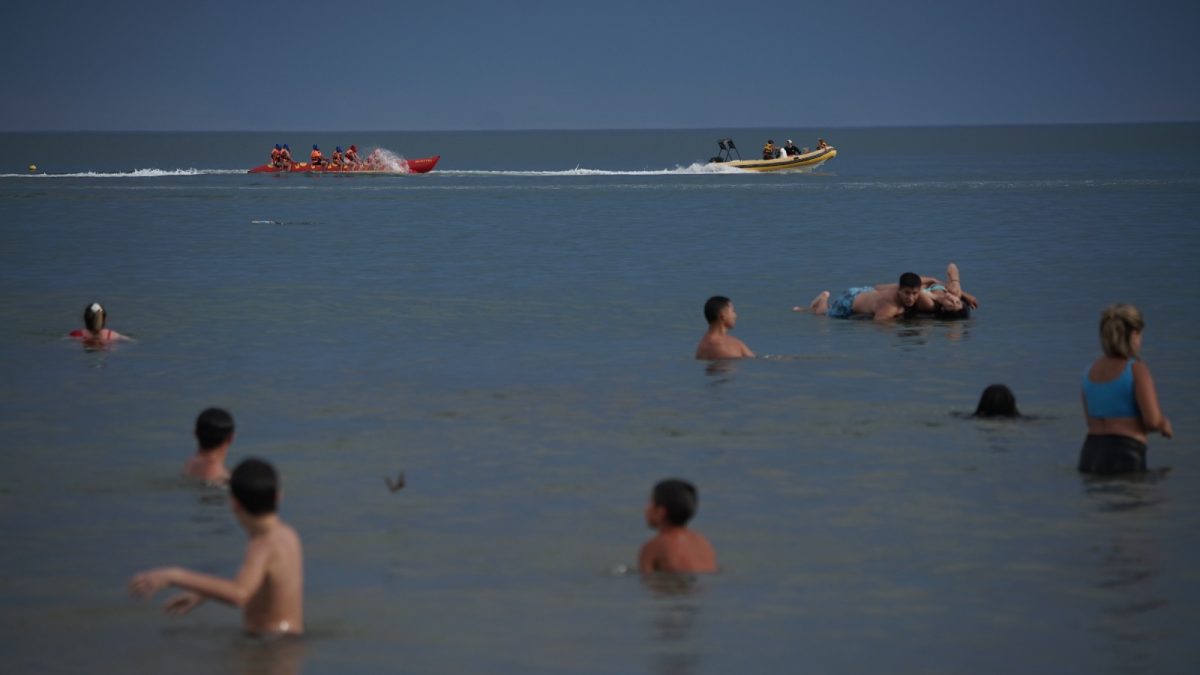 Las 'bananas', diversión y chapuzones asegurados en Las Grutas