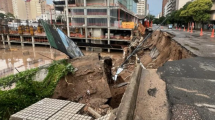 Imagen de Video | Agresivo temporal en Córdoba: derrumbe en plena avenida, destrozos y decenas de evacuados