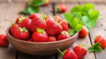 Imagen de 3 ingredientes para esta espumita de frutillas