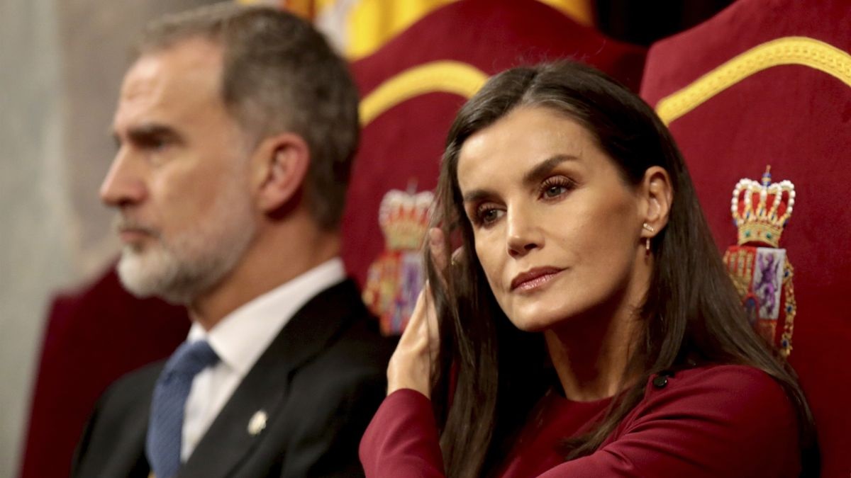 Letizia và Felipe VI sẽ đứng trên bờ vực ly hôn sau bê bối bị cho là không chung thủy - Diario Río Negro